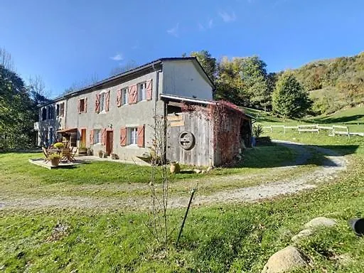 Casa de Férias Gîte de montagne   Les Pivoines   à Nistos