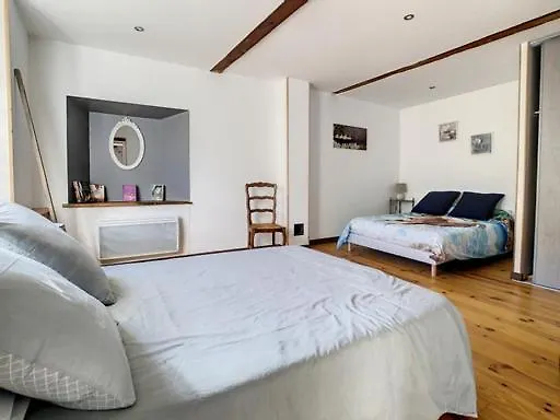 Casa de Férias Gîte de montagne   Les Pivoines   à Nistos